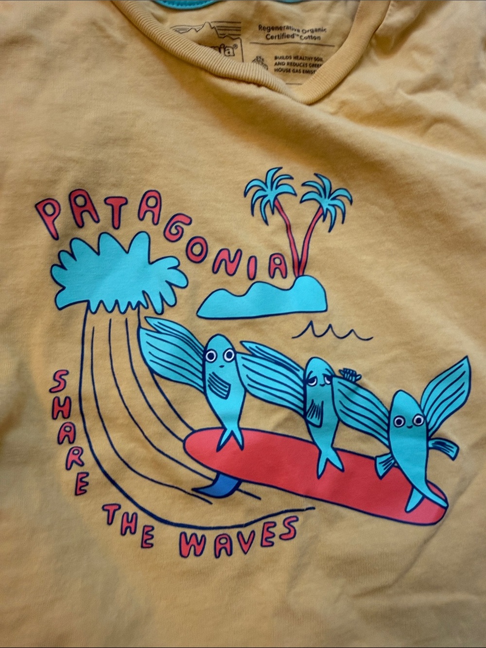 Patagonia Yellow Surf Graphic Tee & Teal Logo Tee - Picture 4 of 6